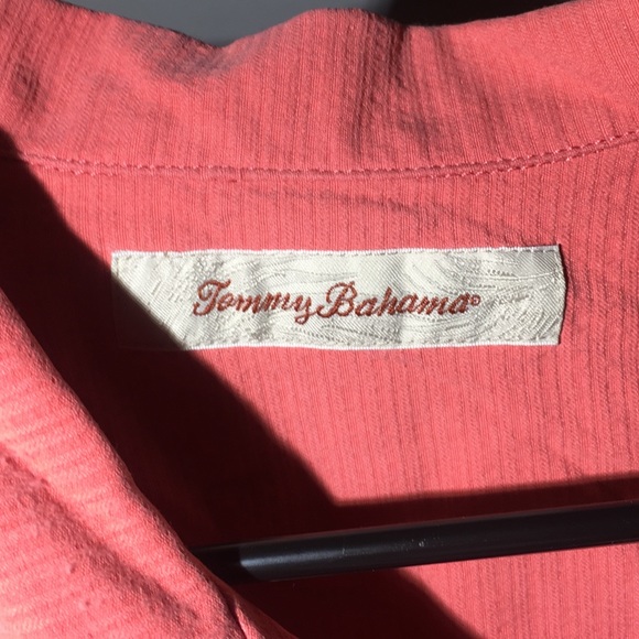 Tommy Bahama 100% Silk Button Up Shirt. XXL - Picture 6 of 7